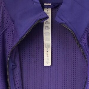 Lululemon jacket size 4.
